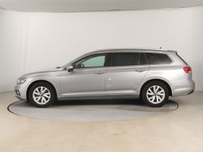 Volkswagen Passat - 2022