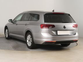 Volkswagen Passat - 2022