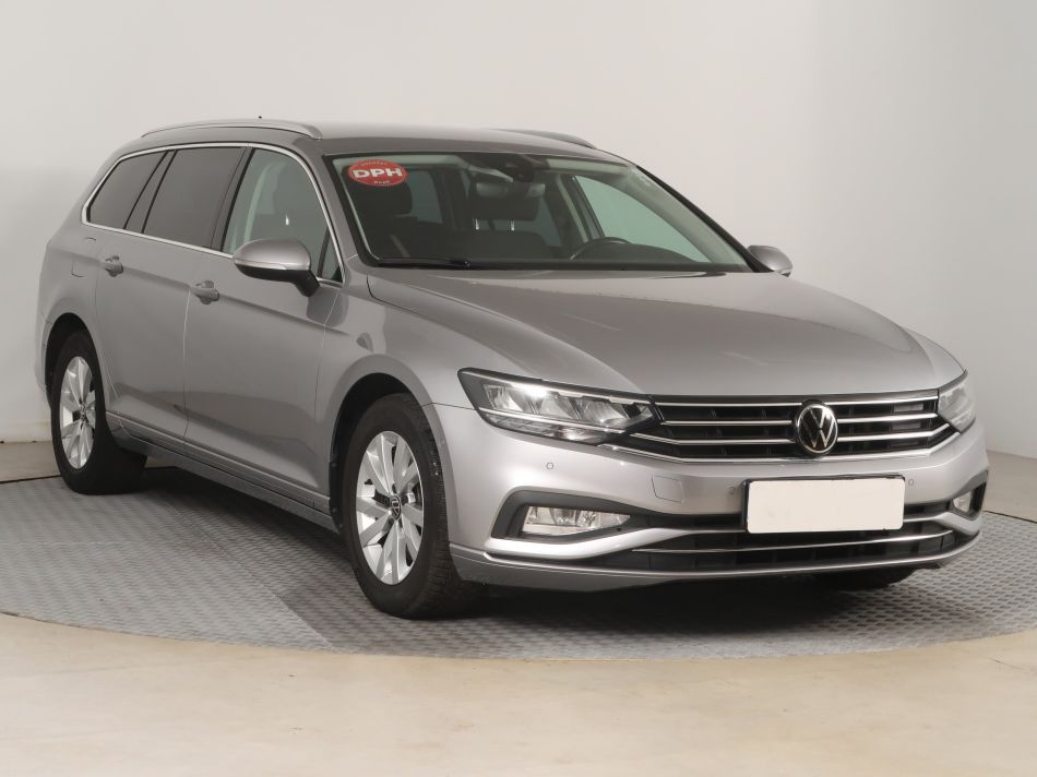 Volkswagen Passat - 2022