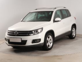 Volkswagen Tiguan - 2015