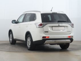 Mitsubishi Outlander - 2014