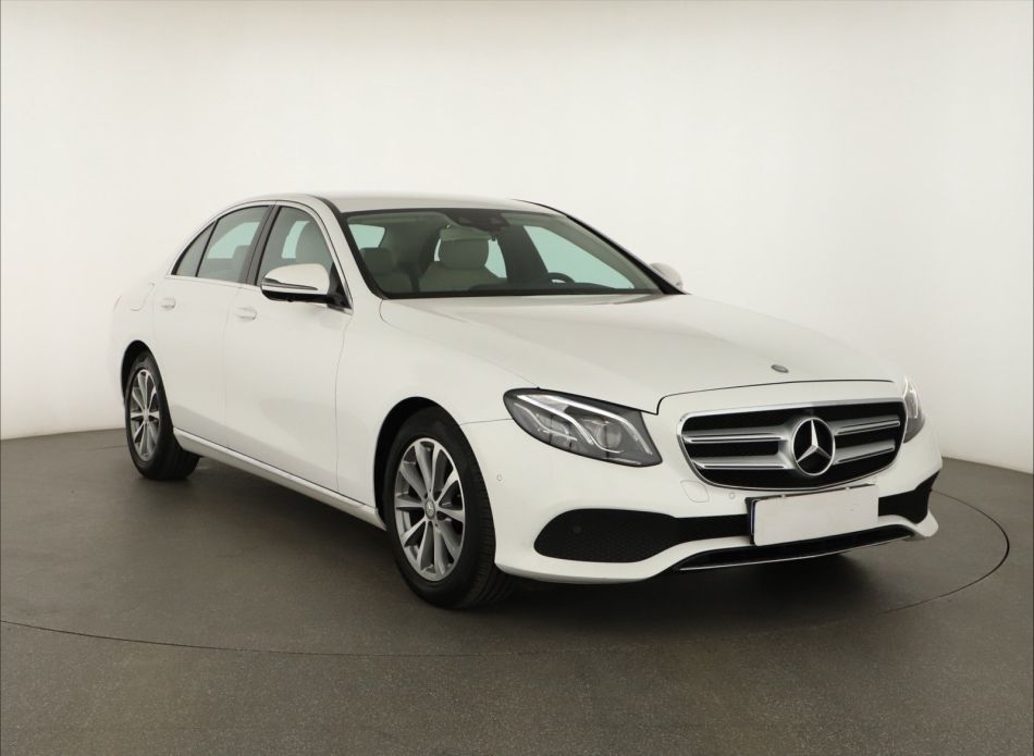 Mercedes-Benz E - 2016