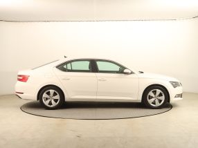Škoda Superb - 2017