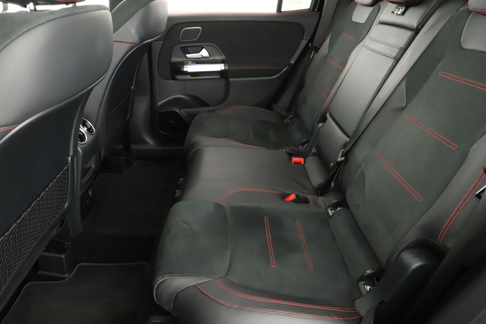 Mercedes-Benz GLB - 2021