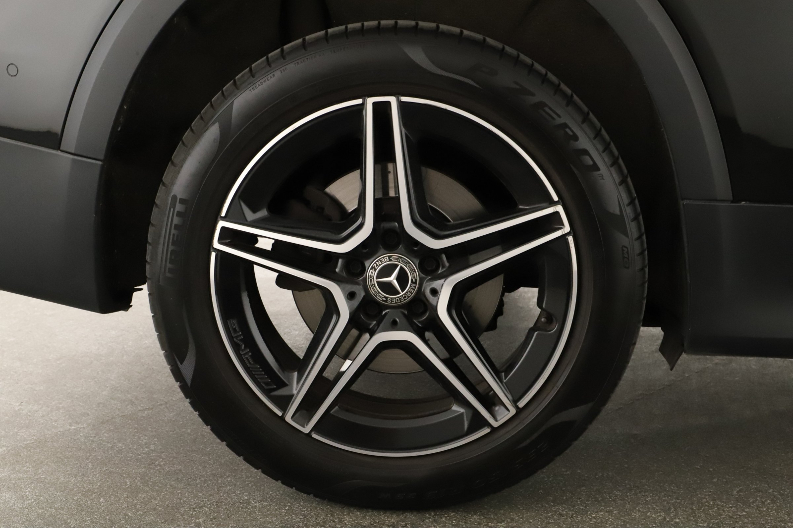 Mercedes-Benz GLB - 2021