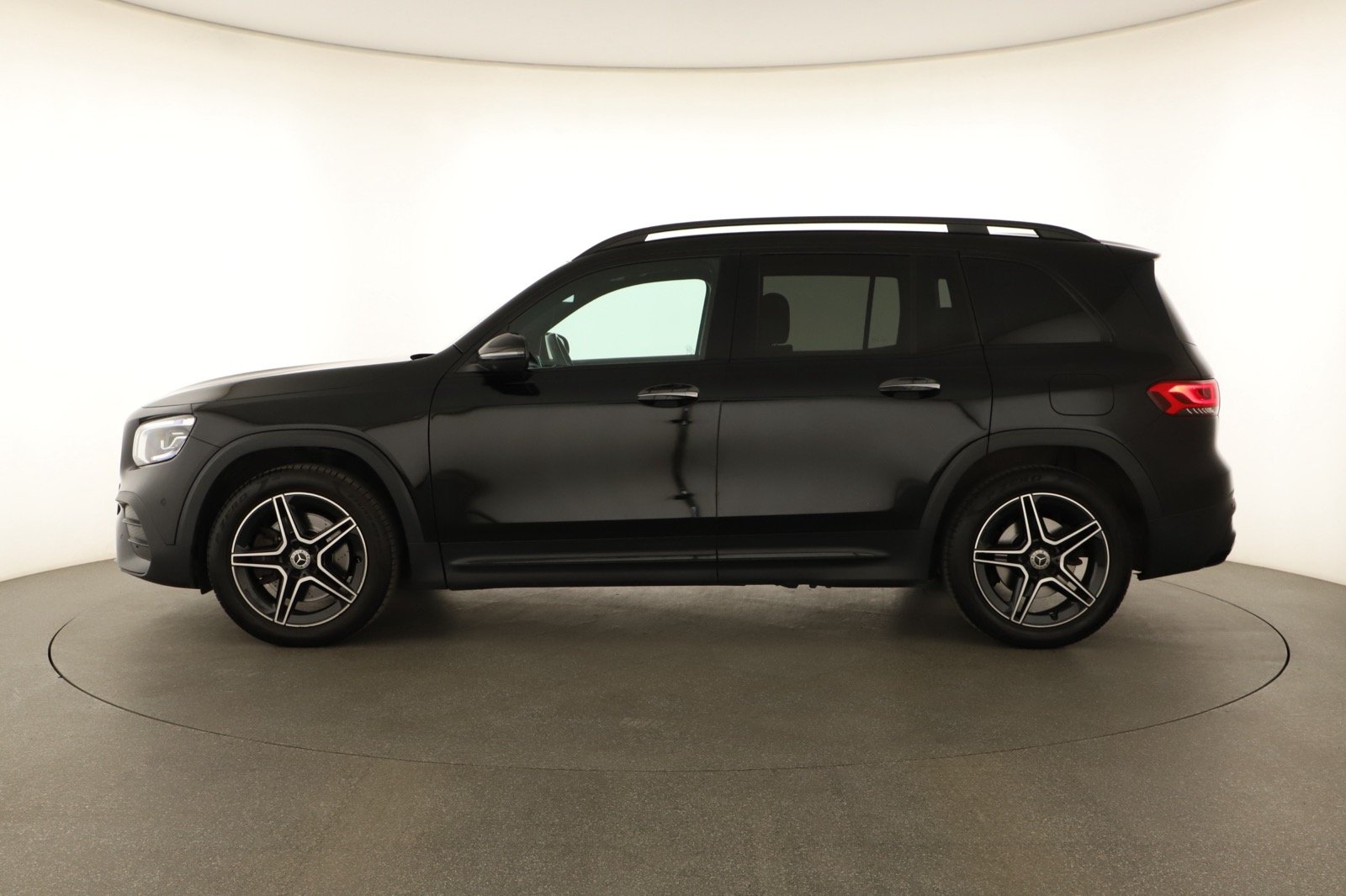 Mercedes-Benz GLB - 2021