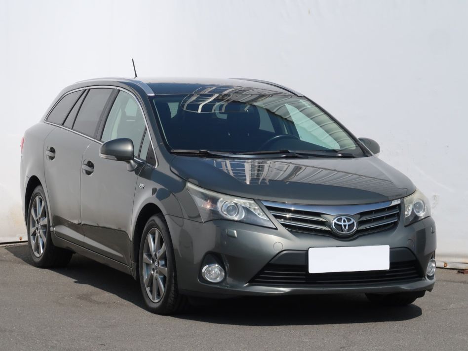 Toyota Avensis - 2012