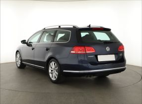 Volkswagen Passat - 2011