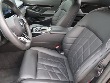 BMW 5 - 2024