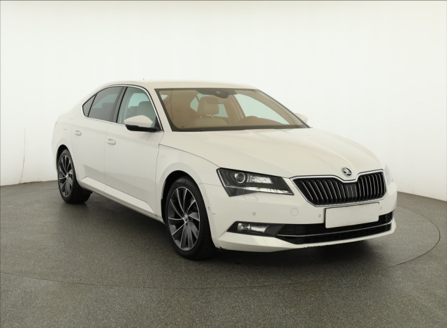 Škoda Superb 2015