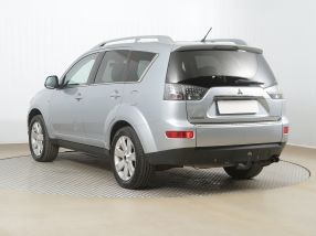Mitsubishi Outlander - 2009