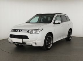 Mitsubishi Outlander - 2012