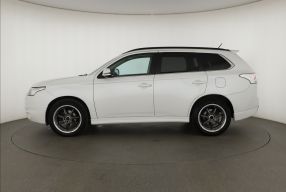 Mitsubishi Outlander - 2012