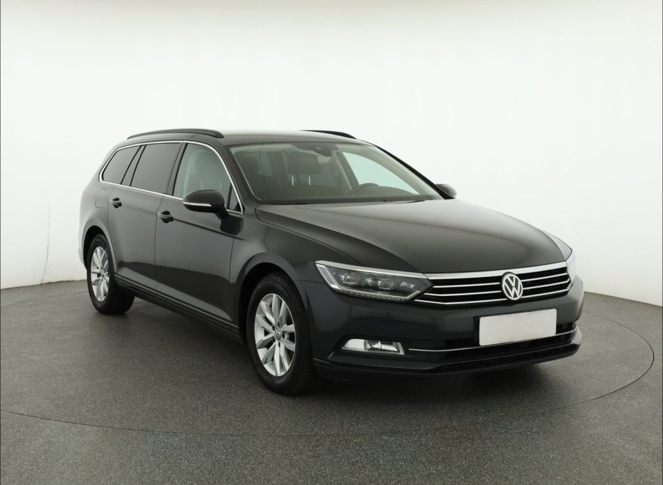 Volkswagen Passat - 2015