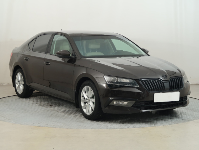 Škoda Superb 2016