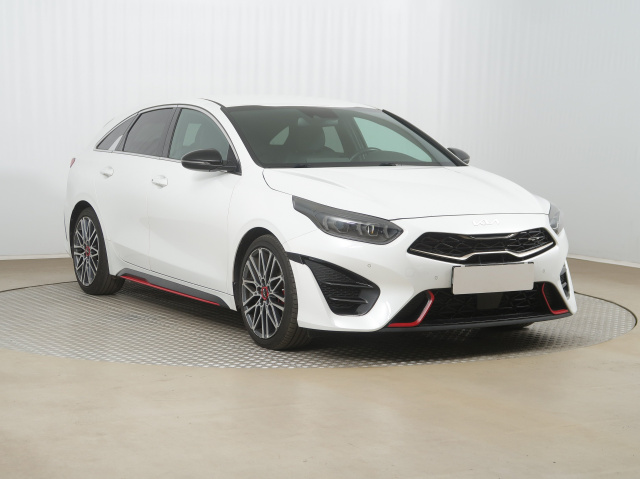 Kia ProCeed 2022