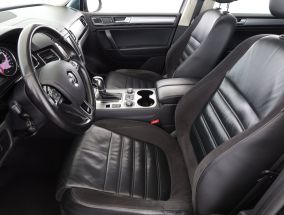 Volkswagen Touareg - 2015