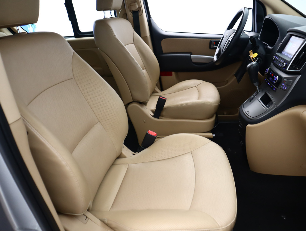 Hyundai H-1 Tour