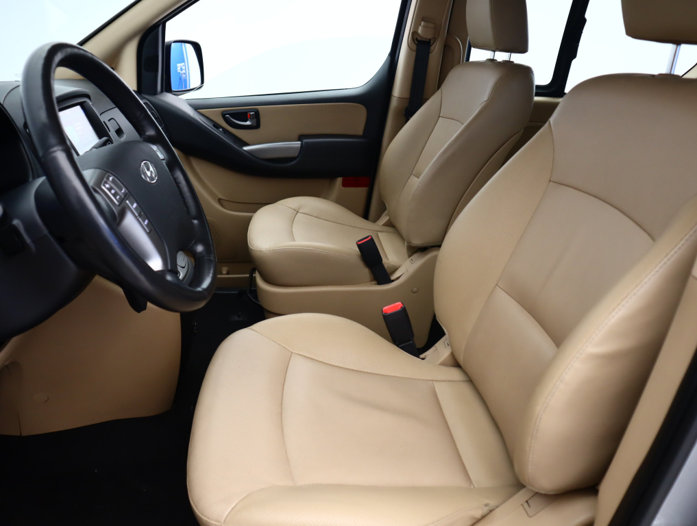 Hyundai H-1 Tour
