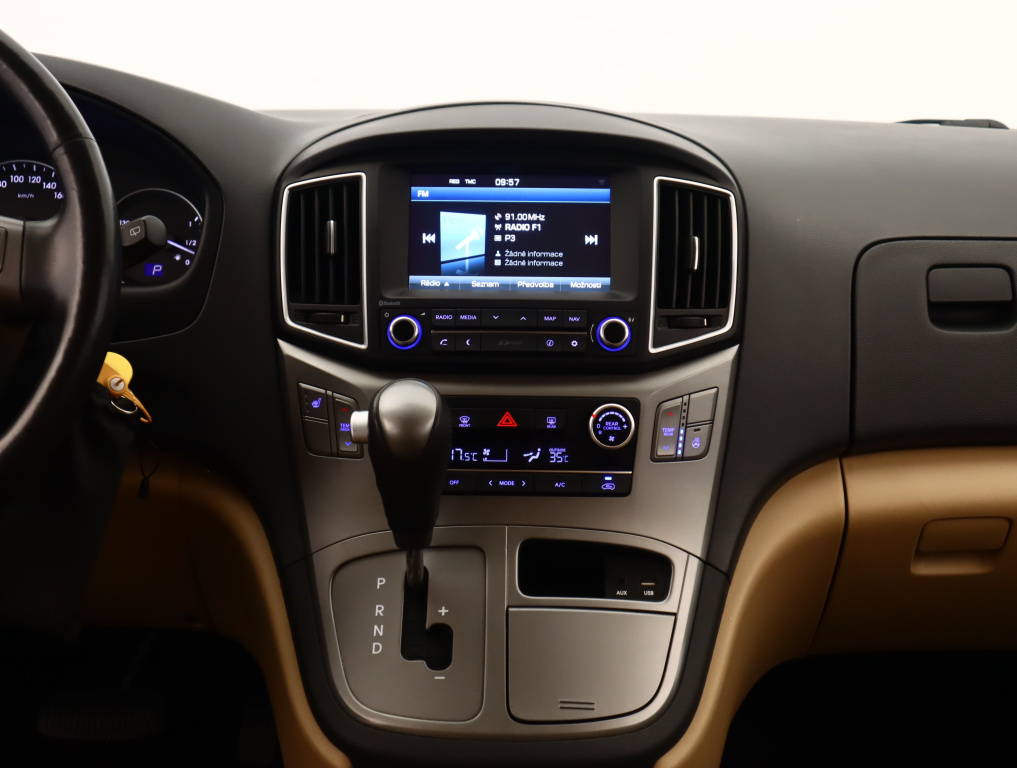 Hyundai H-1 Tour