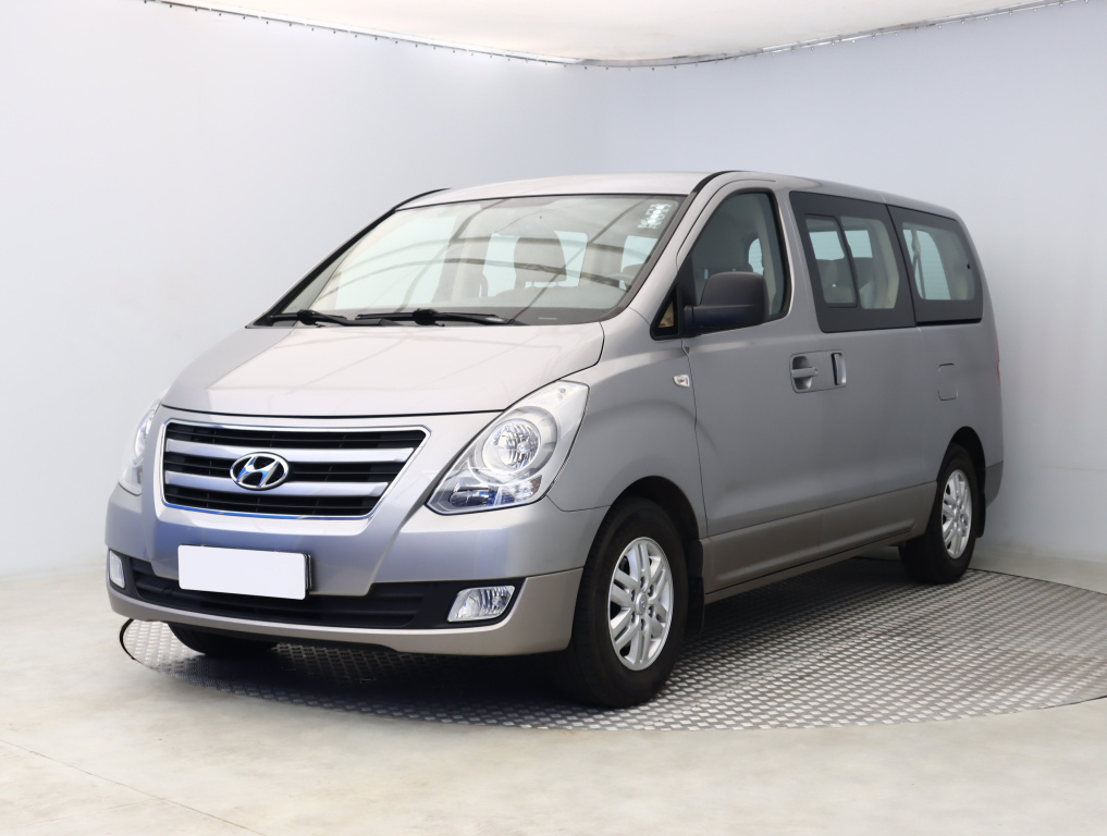 Hyundai H-1 Tour