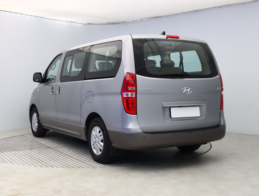 Hyundai H-1 Tour