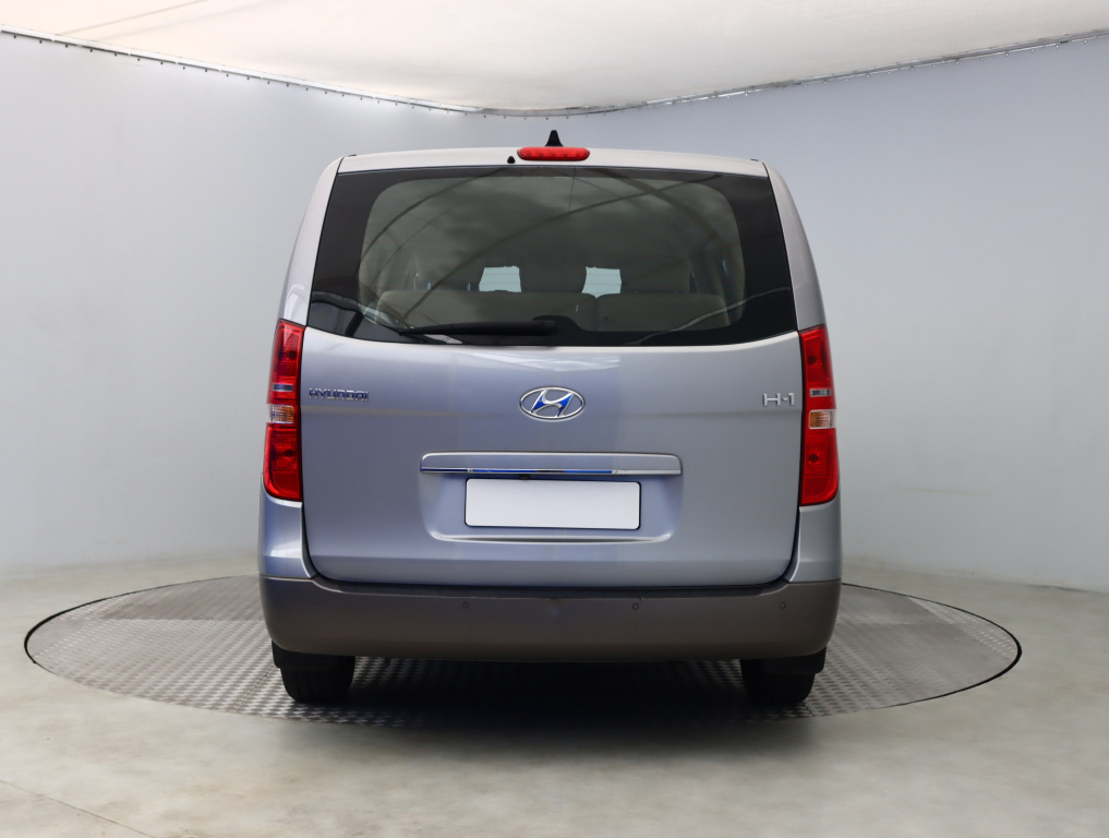 Hyundai H-1 Tour