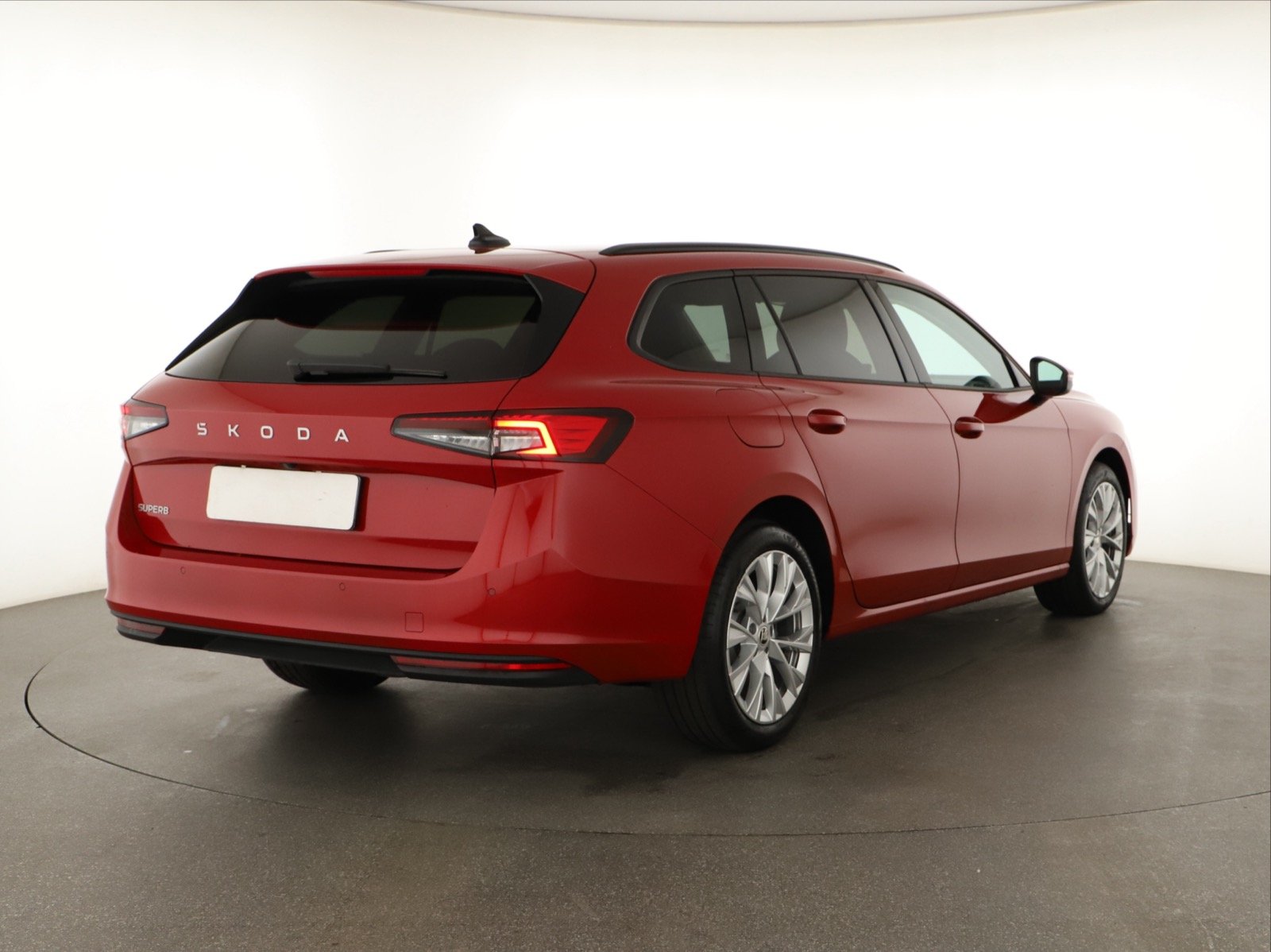 Škoda Superb - 2024