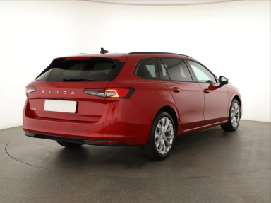 Škoda Superb - 2024