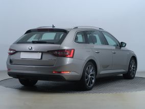 Škoda Superb - 2016