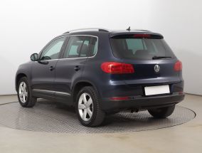 Volkswagen Tiguan - 2012