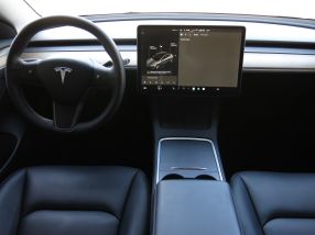 Tesla Model 3 - 2021