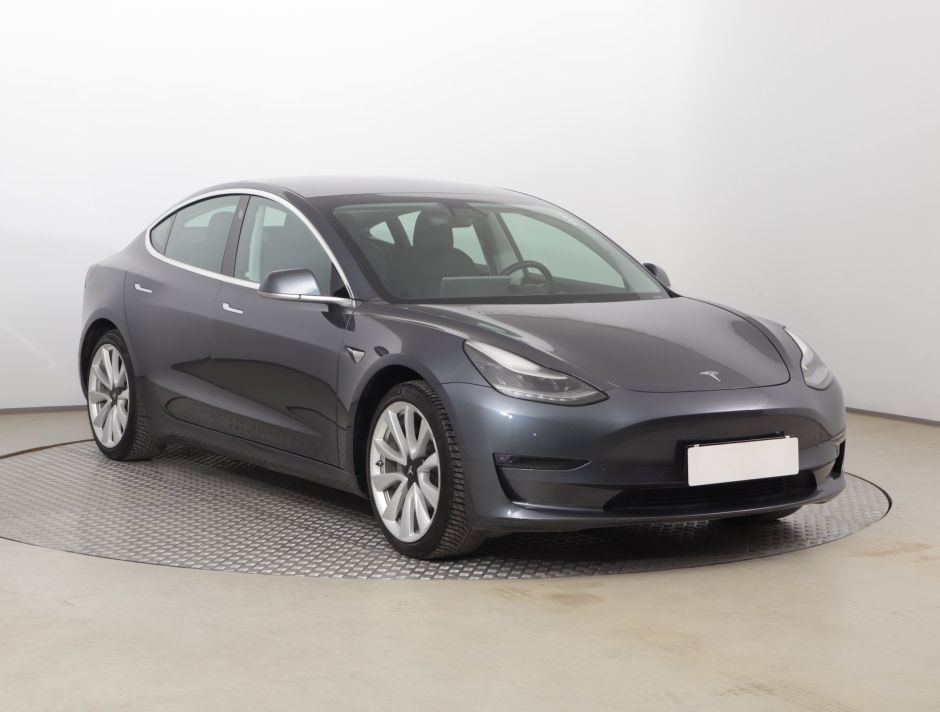 Tesla Model 3 - 2020