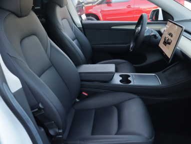 Tesla Model Y - 2023