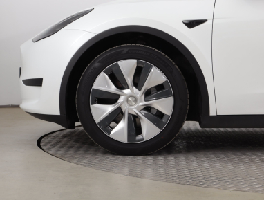 Tesla Model Y - 2023