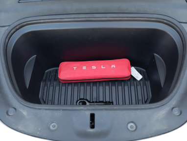 Tesla Model Y - 2023