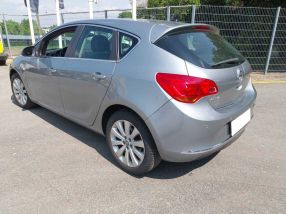 Opel Astra - 2012