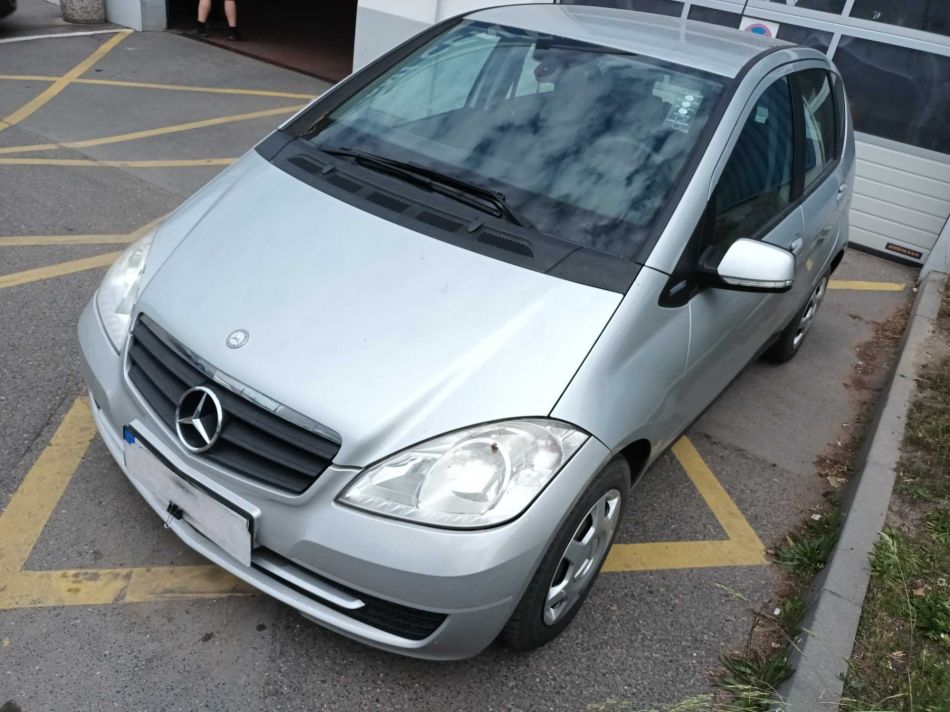 Mercedes-Benz A - 2010