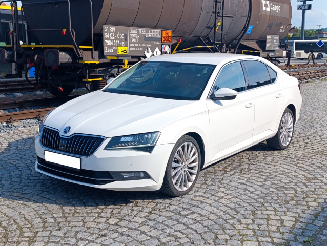 Škoda Superb 2016