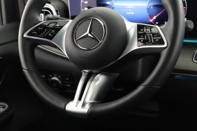 Mercedes-Benz V - 2024