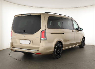Mercedes-Benz V - 2024