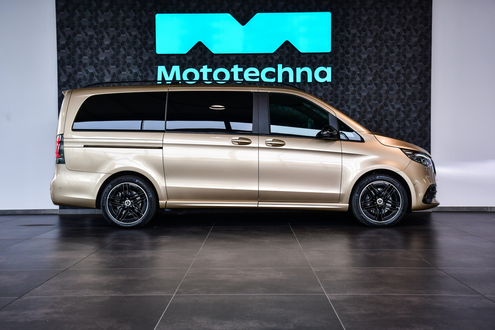 Mercedes-Benz V - 2024