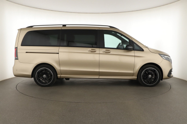 Mercedes-Benz V - 2024