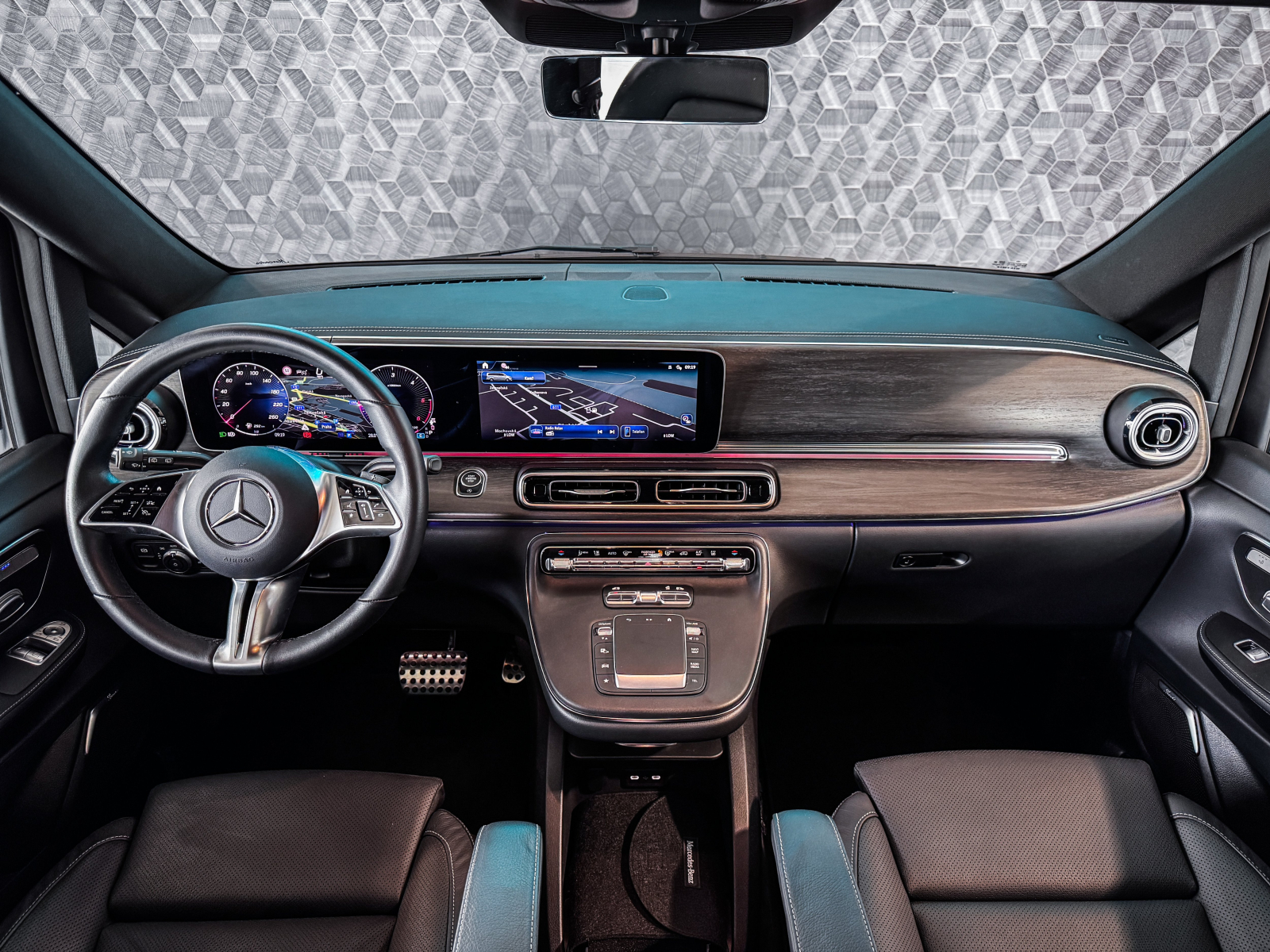 Mercedes-Benz V - 2024