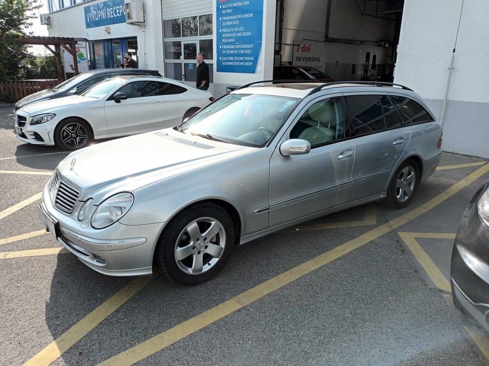 Mercedes-Benz E - 2006