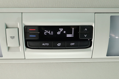 Volkswagen Caravelle - 2023