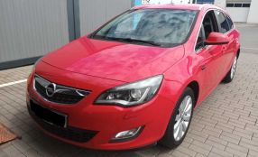 Opel Astra - 2012