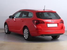 Opel Astra - 2012