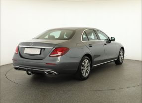 Mercedes-Benz E - 2016