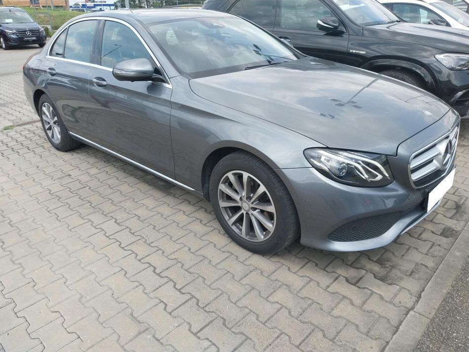 Mercedes-Benz E - 2016